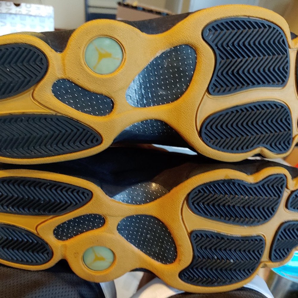 Shoes - Picture 1 of 7